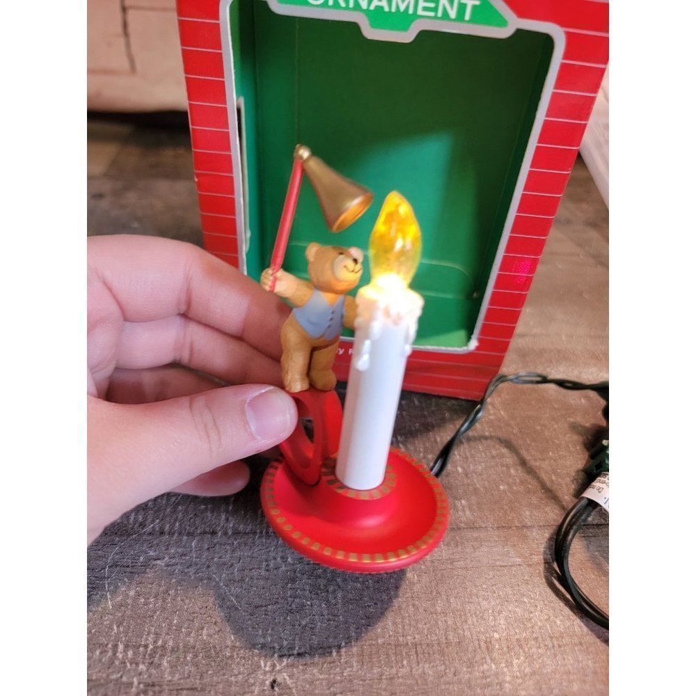 Hallmark 1988 barely reaching ornament Xmas decor‎